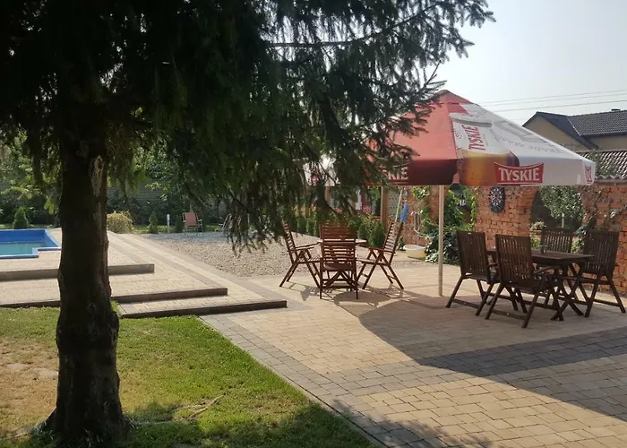 Cudowny Zakatek Z Ogrodem I Basenem